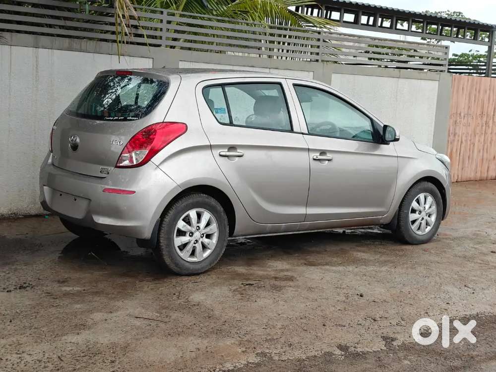 Lady Dr Less Driven Hyundai I20 Sportz 2014 Diesel Car