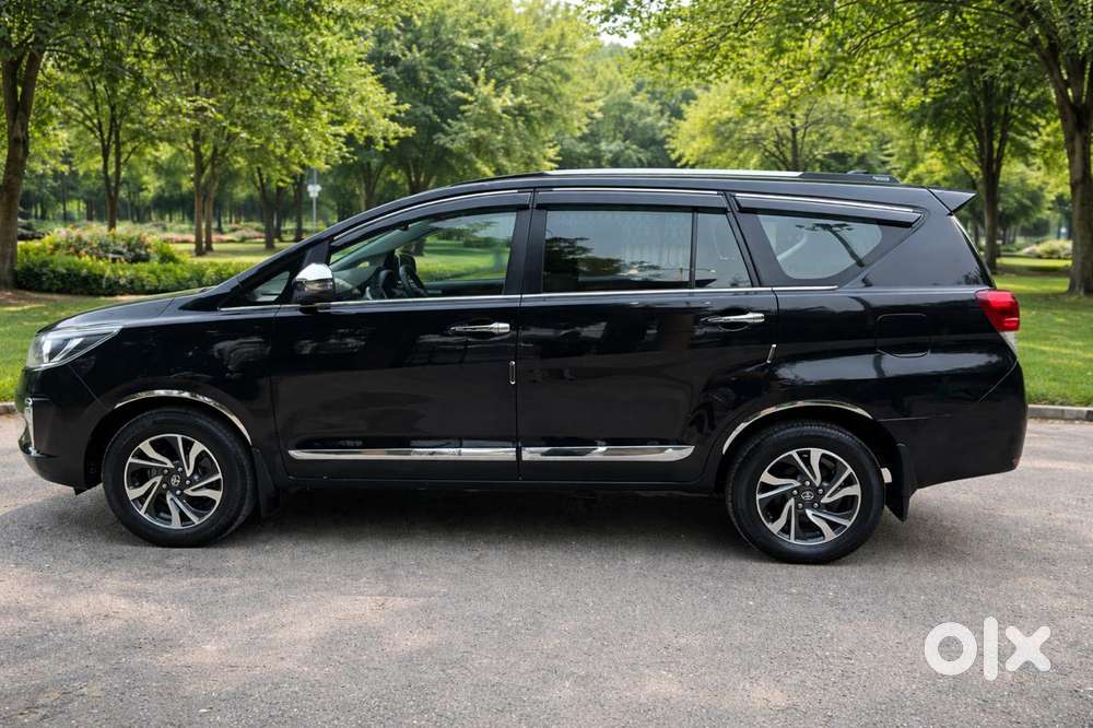 Toyota Innova Crysta 2.4 Gx Limited Edition At 7 Str, 2022, Diesel