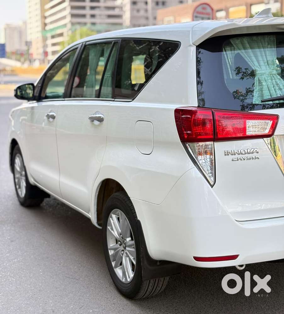 Toyota Innova Crysta 2.8z Automatic, 2016, Diesel