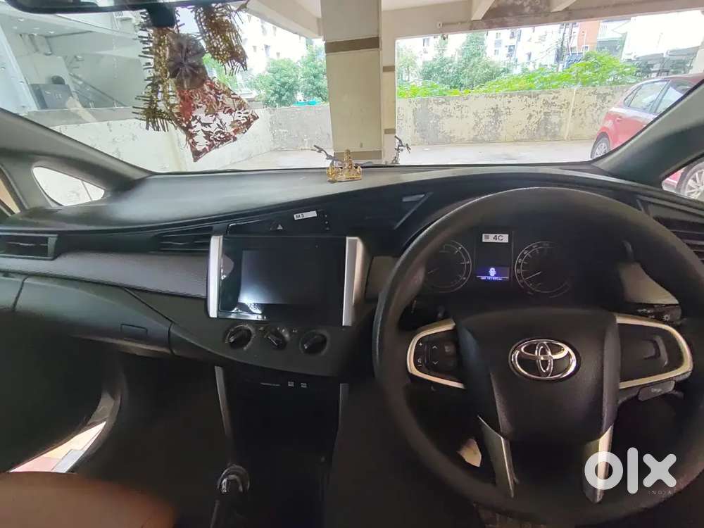 Toyota Innova Crysta 2.4g 8 Seater Full Showroom Record
