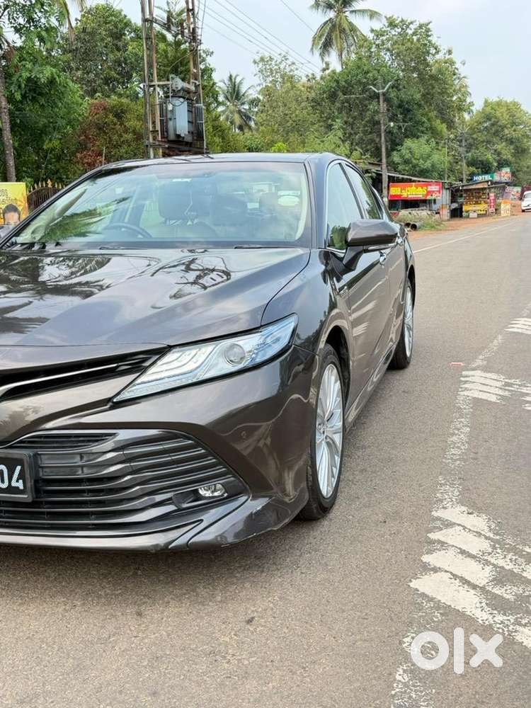 Tayota Camry Hybrid Sunroof