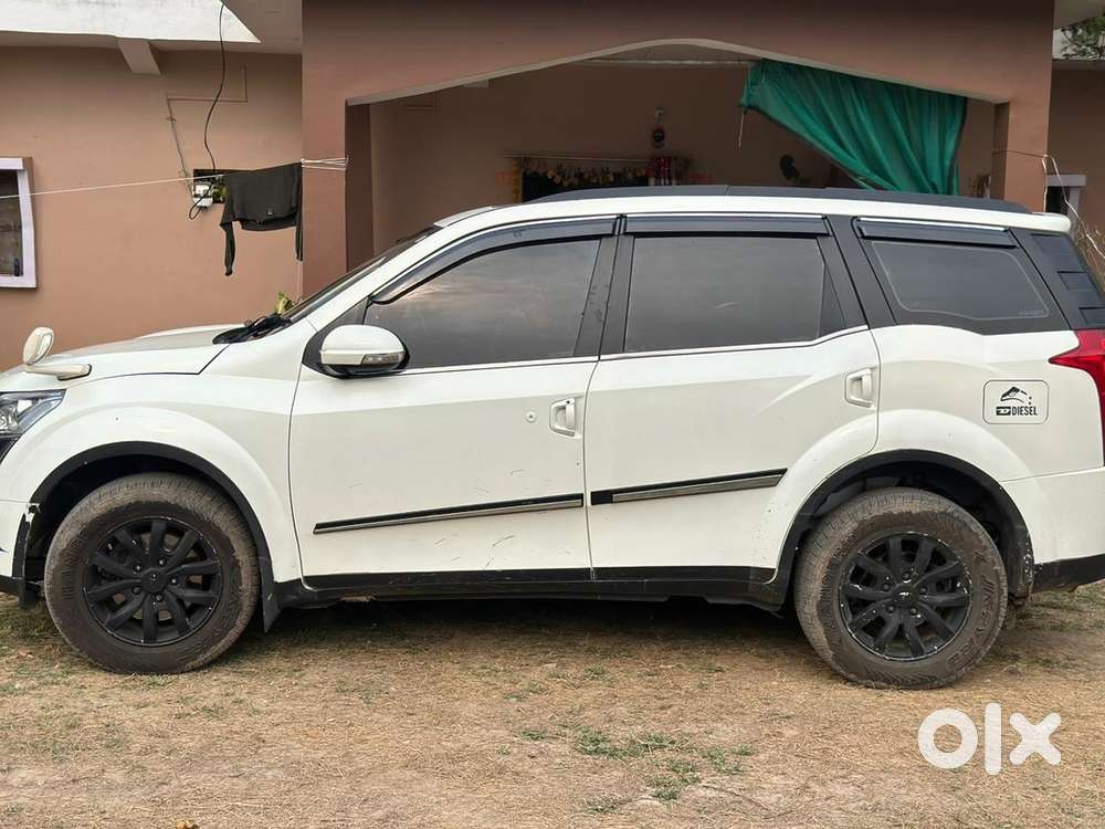 Mahindra Xuv500 2016 Diesel 100000 Km Driven
