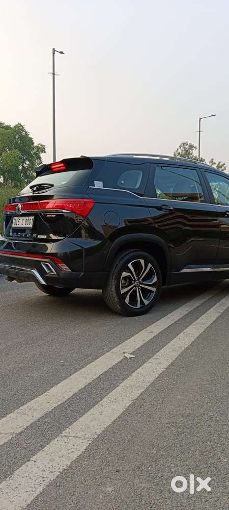 Mg Hector Plus Savvy Pro 1.5 Turbo Petrol Cvt 7 Str Dual Tone, 2025,..