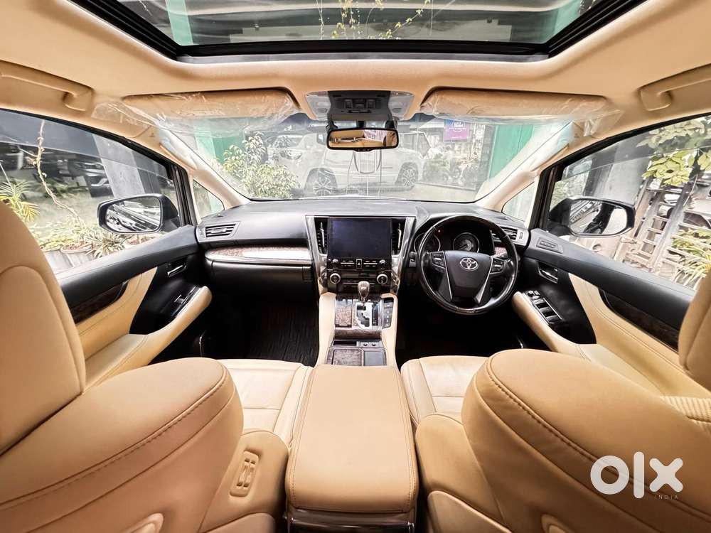 Toyota Vellfire 2.5 Executive Lounge, 2021, Petrol