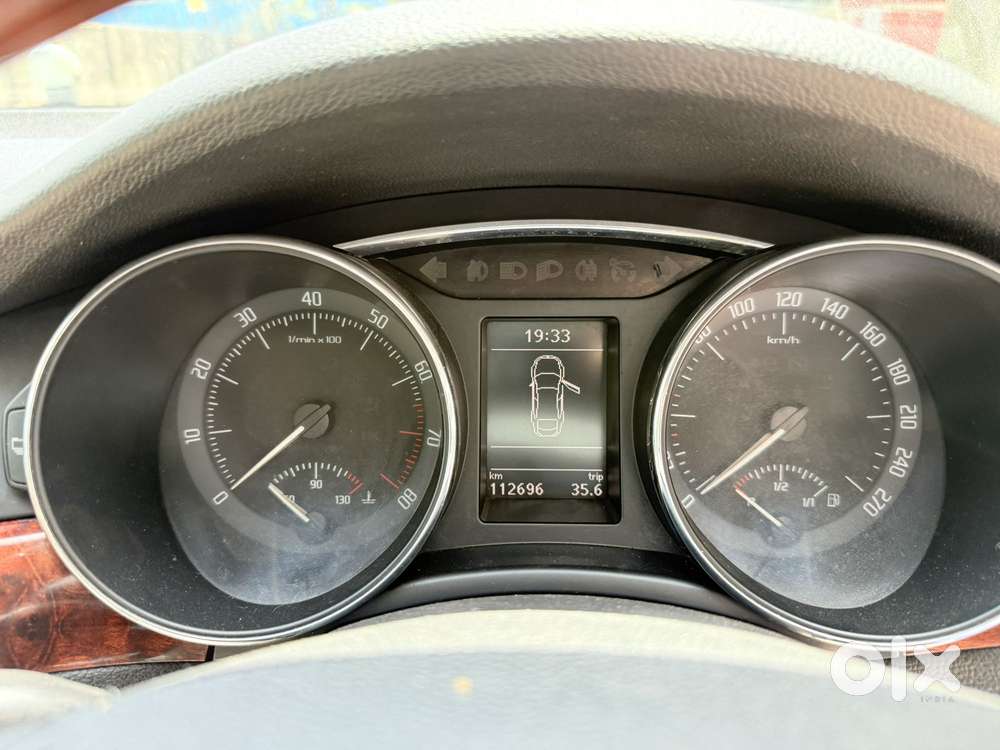 Skoda Superb [ ] 1.8 Tsi Elegance Mt, 2012, Petrol