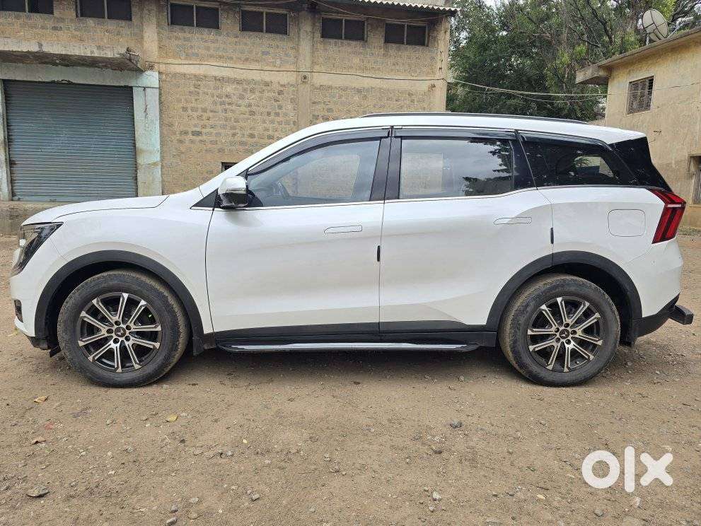 Mahindra Xuv700 2.2 Ax 7 Diesel At Str, 2022, Diesel