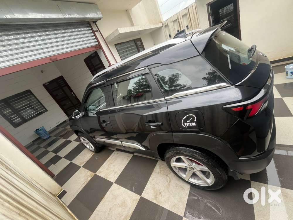 Maruti Suzuki Brezza Petrol Manual 2025