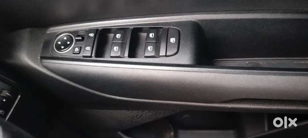 Kia Sonet 2023 Petrol 25000 Km Driven