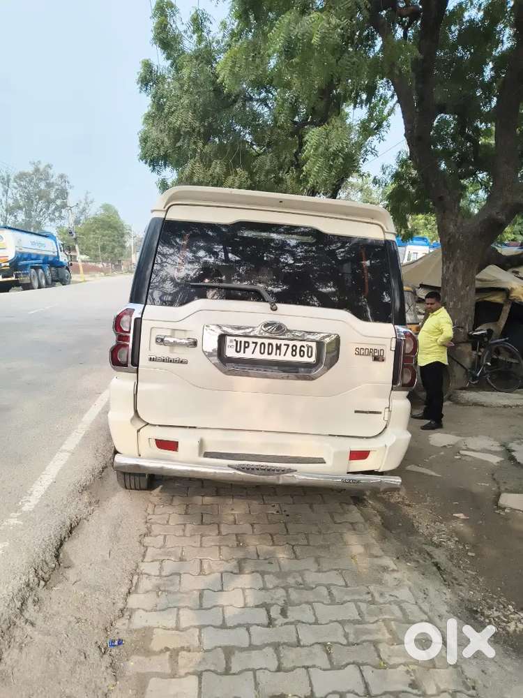 Mahindra Scorpio S6 Plus 2016 Diesel Manual