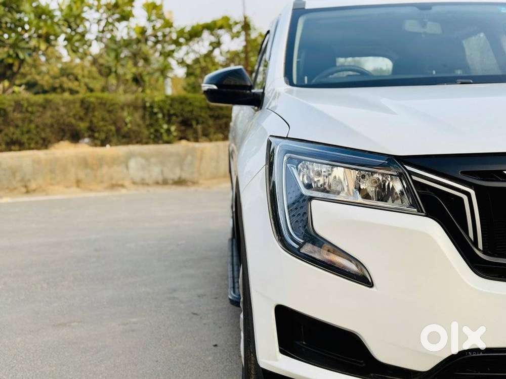 Mahindra Xuv700 2.0 Mx Petrol Mt 5 Str, 2023, Petrol