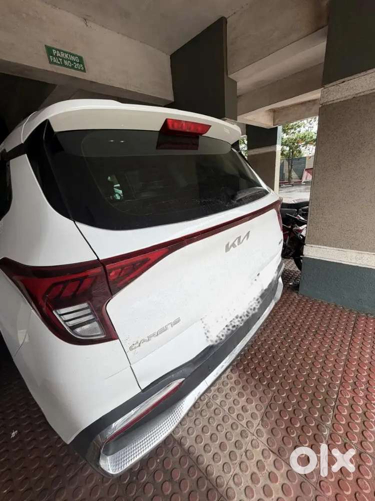 Kia Carens 2022 Diesel 120000 Km Driven