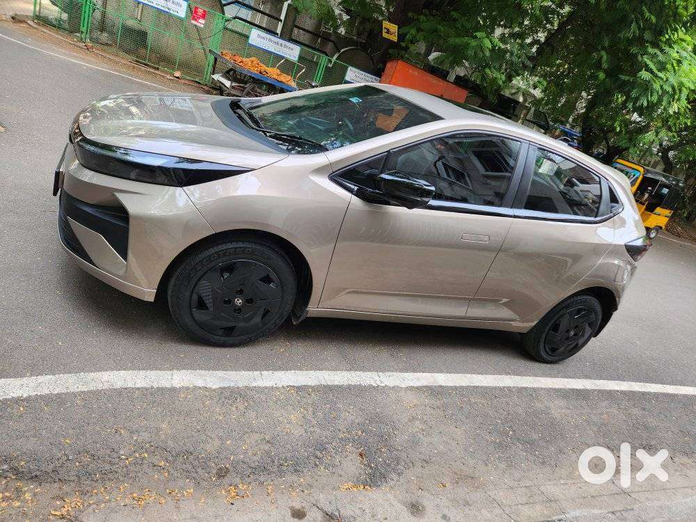 Tata Altroz Creative S, 2025, Petrol