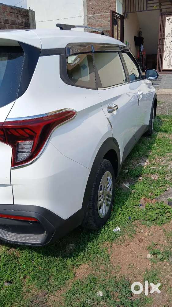 Kia Carens Petrol Manual 2024