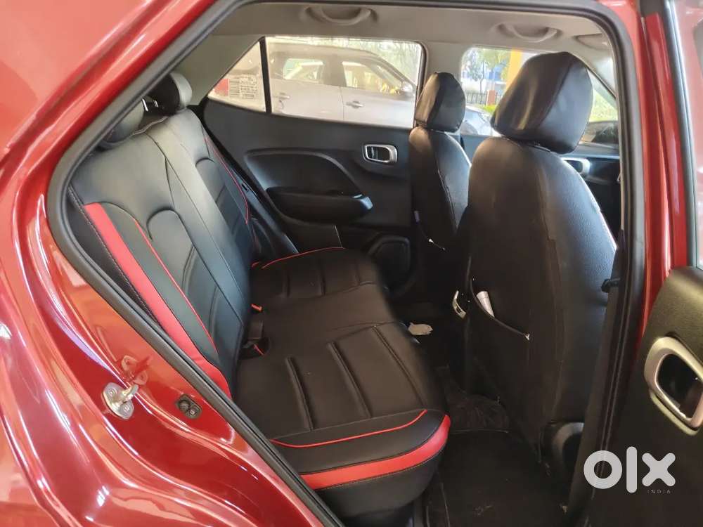 Hyundai Venue 2021 Petrol 28000 Km Driven First Owner