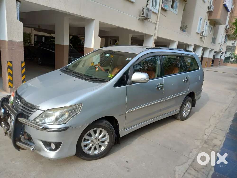 2013 Innova 2.5 V Diesel