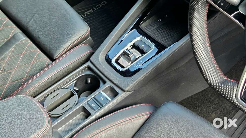 Skoda Octavia 2.0 Vrs 230, 2025, Petrol