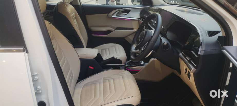 Kia Carens Luxury (o)1.5 Turbo Petrol Dct 7 Str, 2023, Petrol