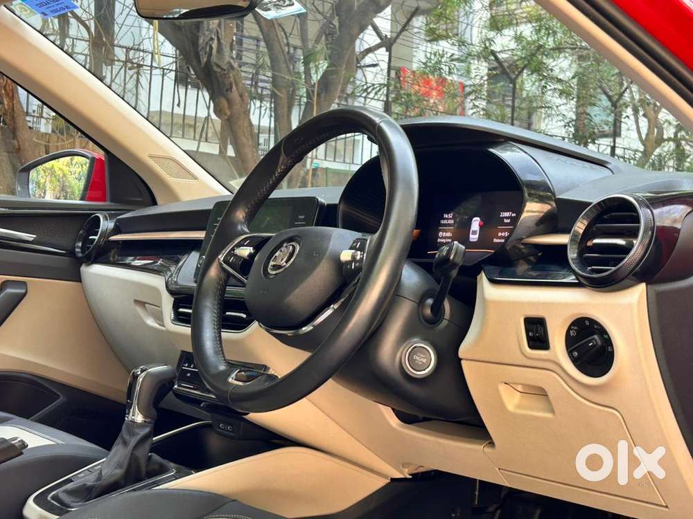 Skoda Slavia 1.0 Tsi Style At, 2023, Petrol