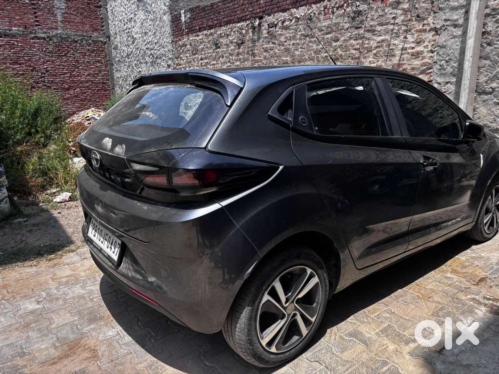 Tata Altroz Petrol 2023