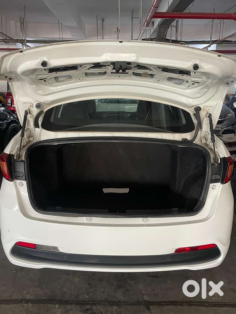 Tata Tigor Petrol 2018