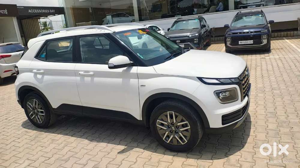 Hyundai Venue Se Petrol Automatic 2025