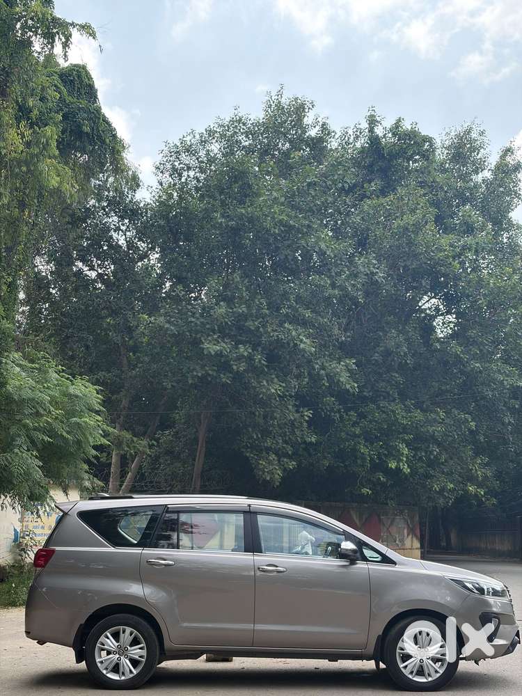 Toyota Innova Crysta, 2017