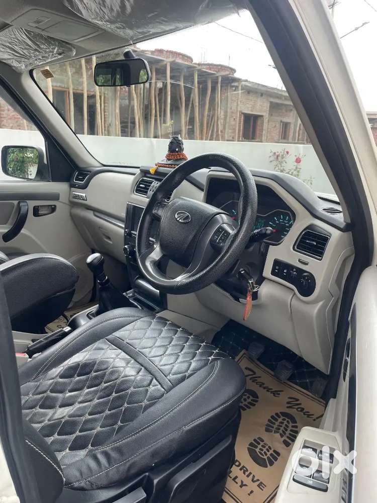Mahindra Scorpio S9 Covt S11