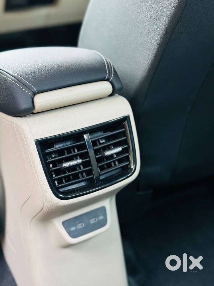 Skoda Slavia Style 1.0l Tsi Mt, 2026, Petrol