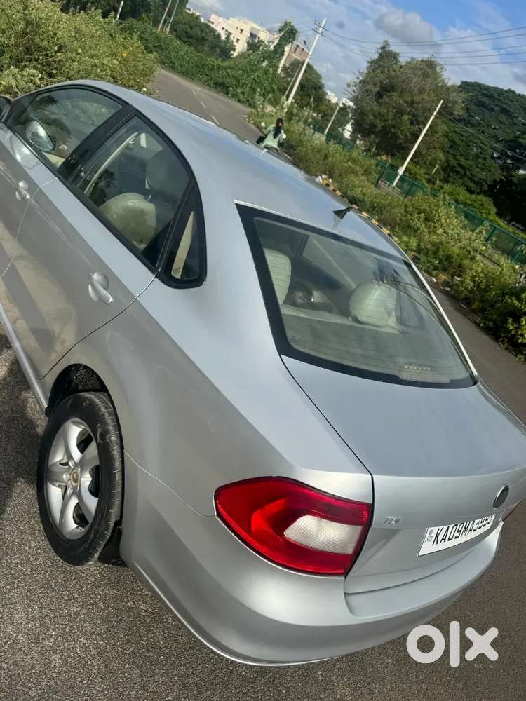 Skoda rapid very good condition 2012 model