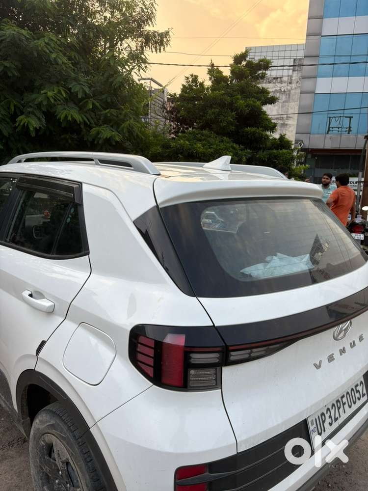 Hyundai Venue Petrol 2024