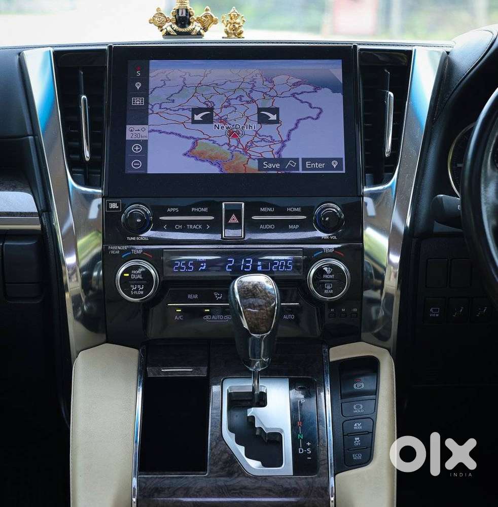 Toyota Vellfire 2.5 Executive Lounge, 2023, Petrol