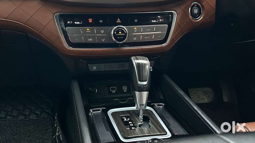 Mahindra Alturas G4 4wd At, 2019, Diesel