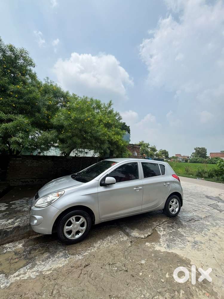 Hyundai I20 Asta Urgent Sale 2031 Upto Paper Valid
