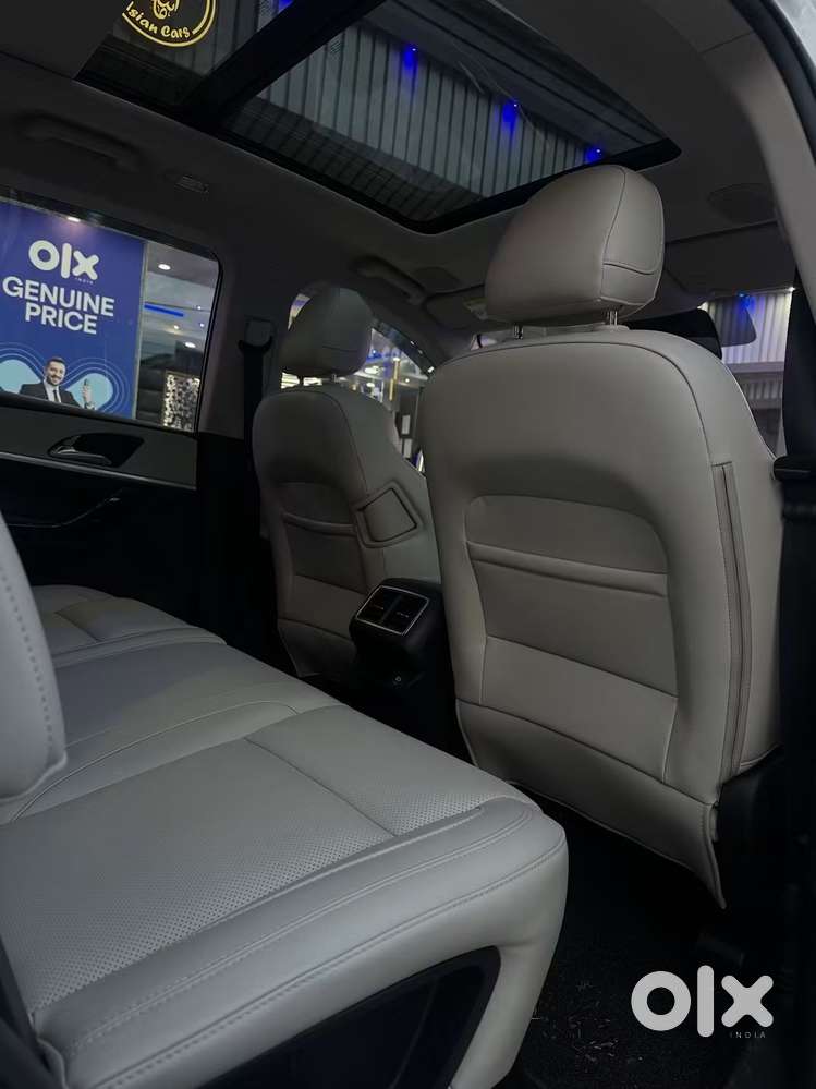 Mahindra Xuv700 2.2 Ax 7 Diesel At Str Awd, 2023, Diesel