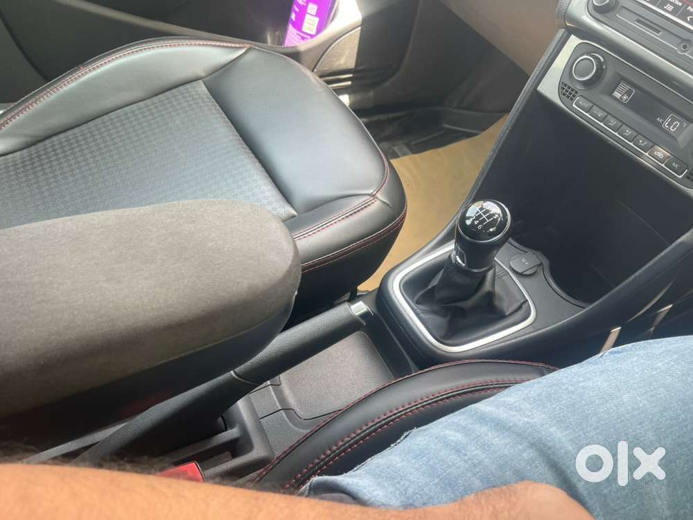 Volkswagen Polo Petrol 2021