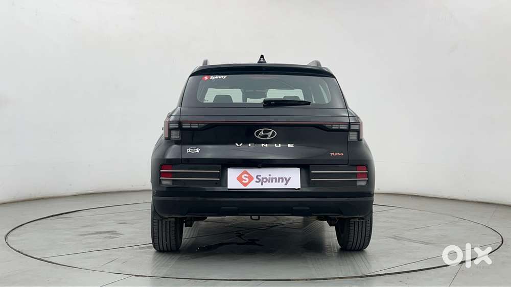 Hyundai Venue Sx(o) 1.0 Turbo Dct Knight Edition, 2023, Petrol