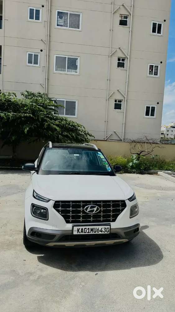 Hyundai Venue 2020 Petrol Well Maintained