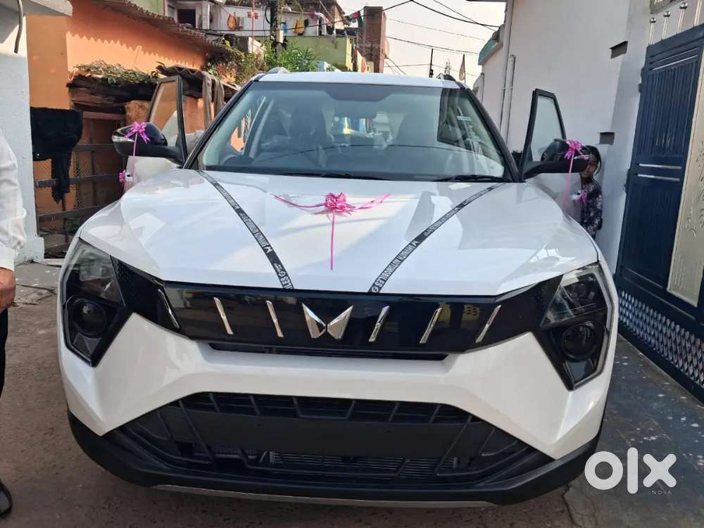 Mahindra Xuv 3xo 2026 Petrol 975 Km Driven