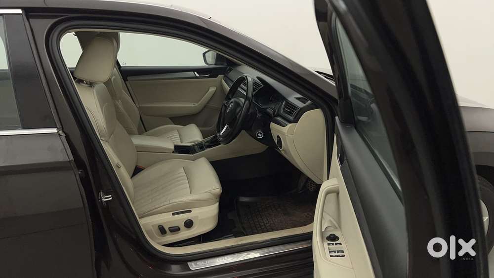 Skoda Superb [2014-2016] 1.8 Style Tsi At, 2018, Petrol