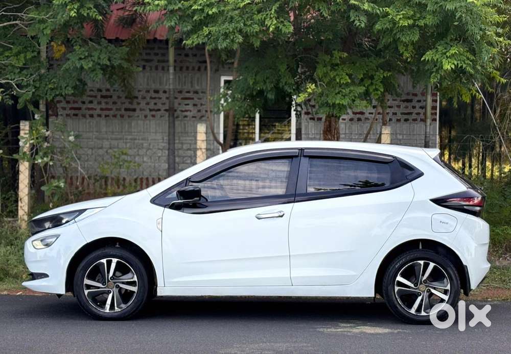 Tata Altroz, 2020, Petrol