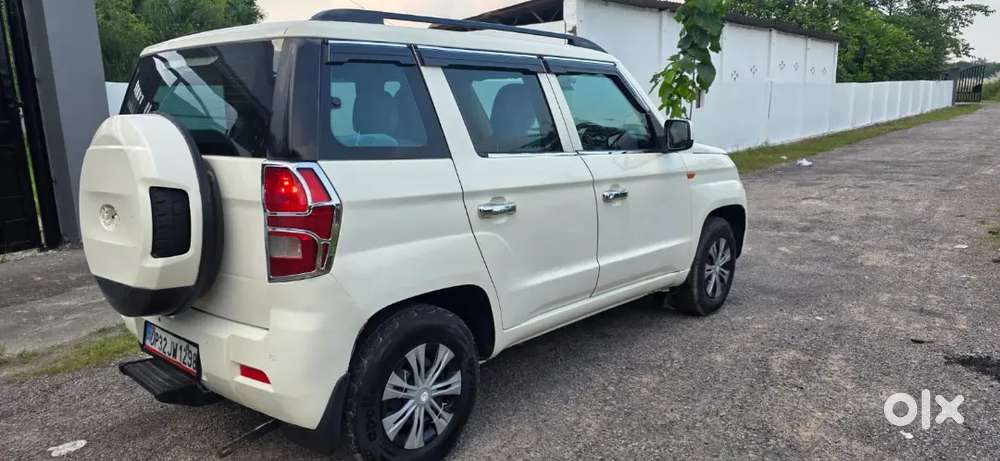 Mahindra Tuv 300 2018