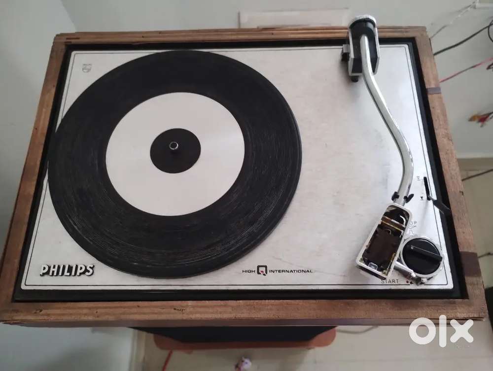 Vintage 1976 Model Philips Record Player