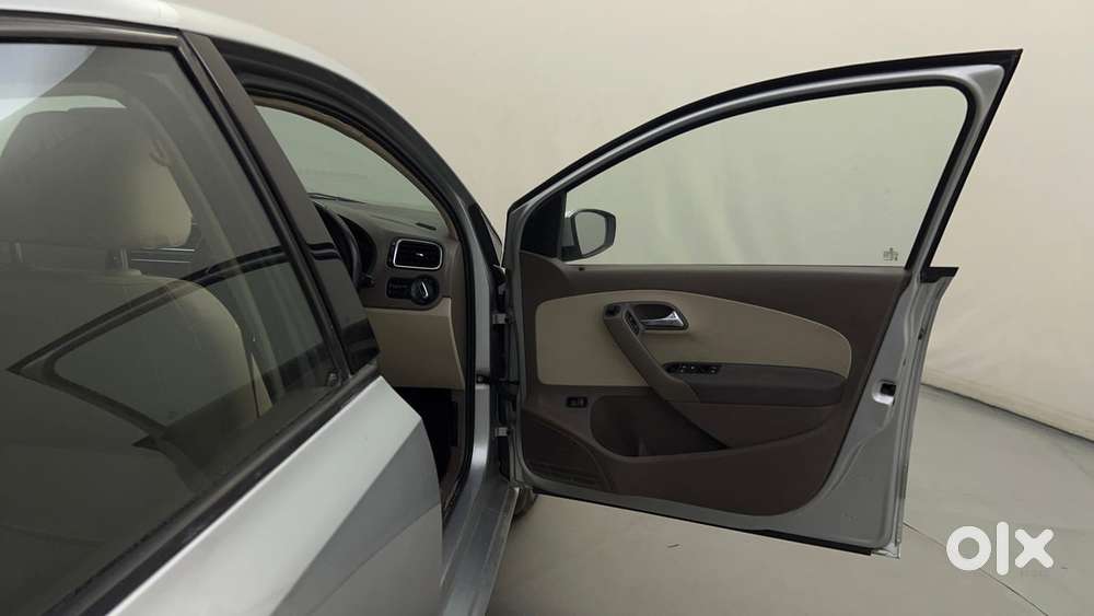 Skoda Rapid [ ] 1.6 Style Plus Mpi At, 2016, Petrol