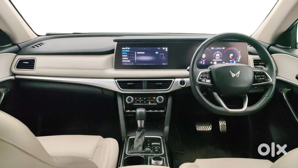 Mahindra Xuv700 2.2 Ax 7 Diesel At Str Awd, 2023, Diesel