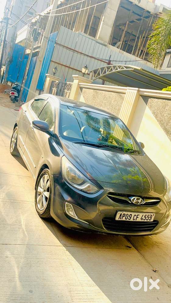 Hyundai Verna Petrol 2011