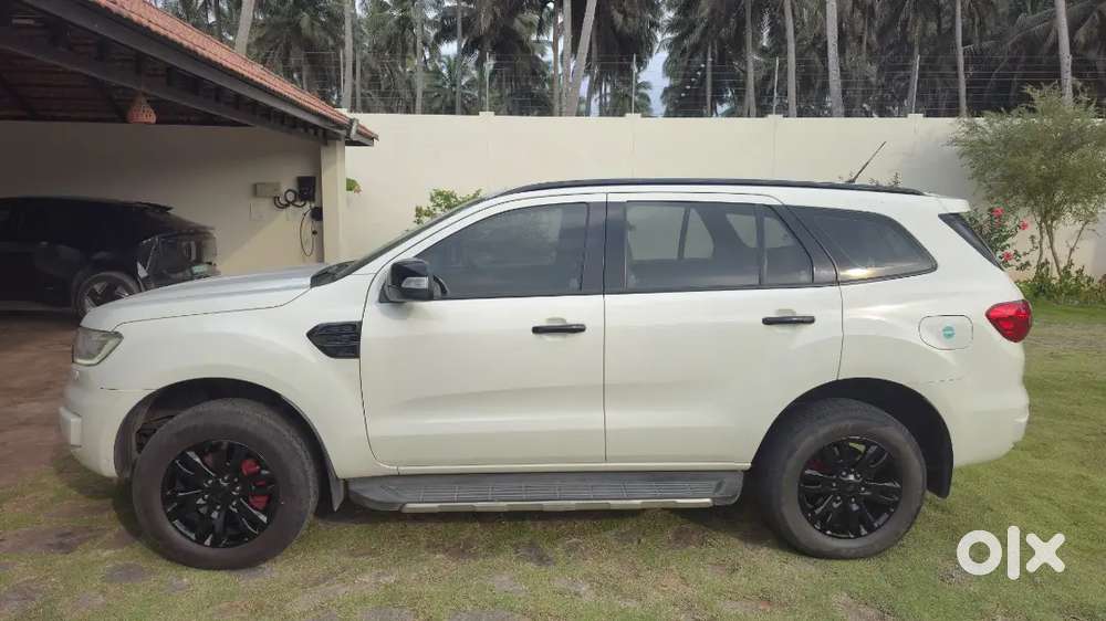 Ford Endeavour 3.2 Titanium
