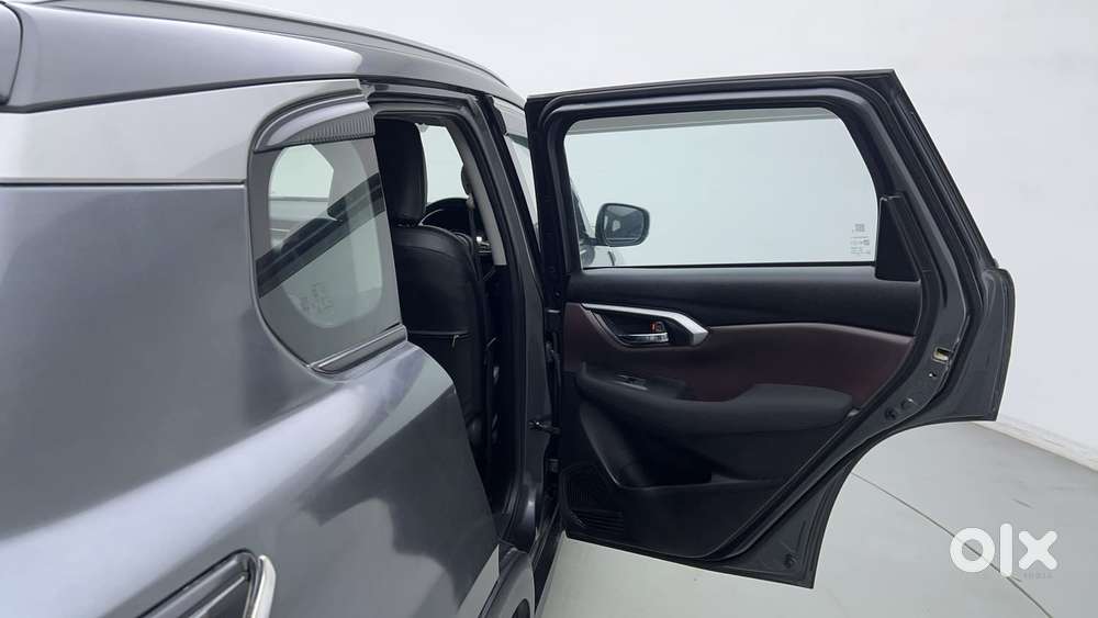 Maruti Suzuki Grand Vitara 1.5 Delta Smart Hybrid At, 2023, Petrol