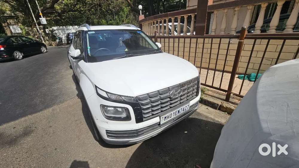 Hyundai Venue 2024 Petrol 19980 Km Driven Well Maintained