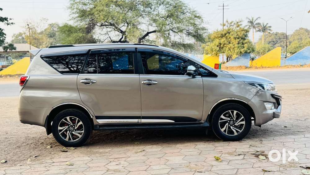 Toyota Innova Crysta 2.4 Gx Limited Edition 8 Str, 2018, Diesel