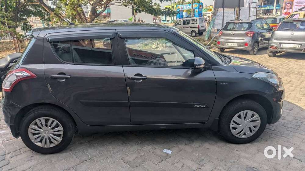 Maruti Suzuki Swift Vxi Optional, 2016, Petrol